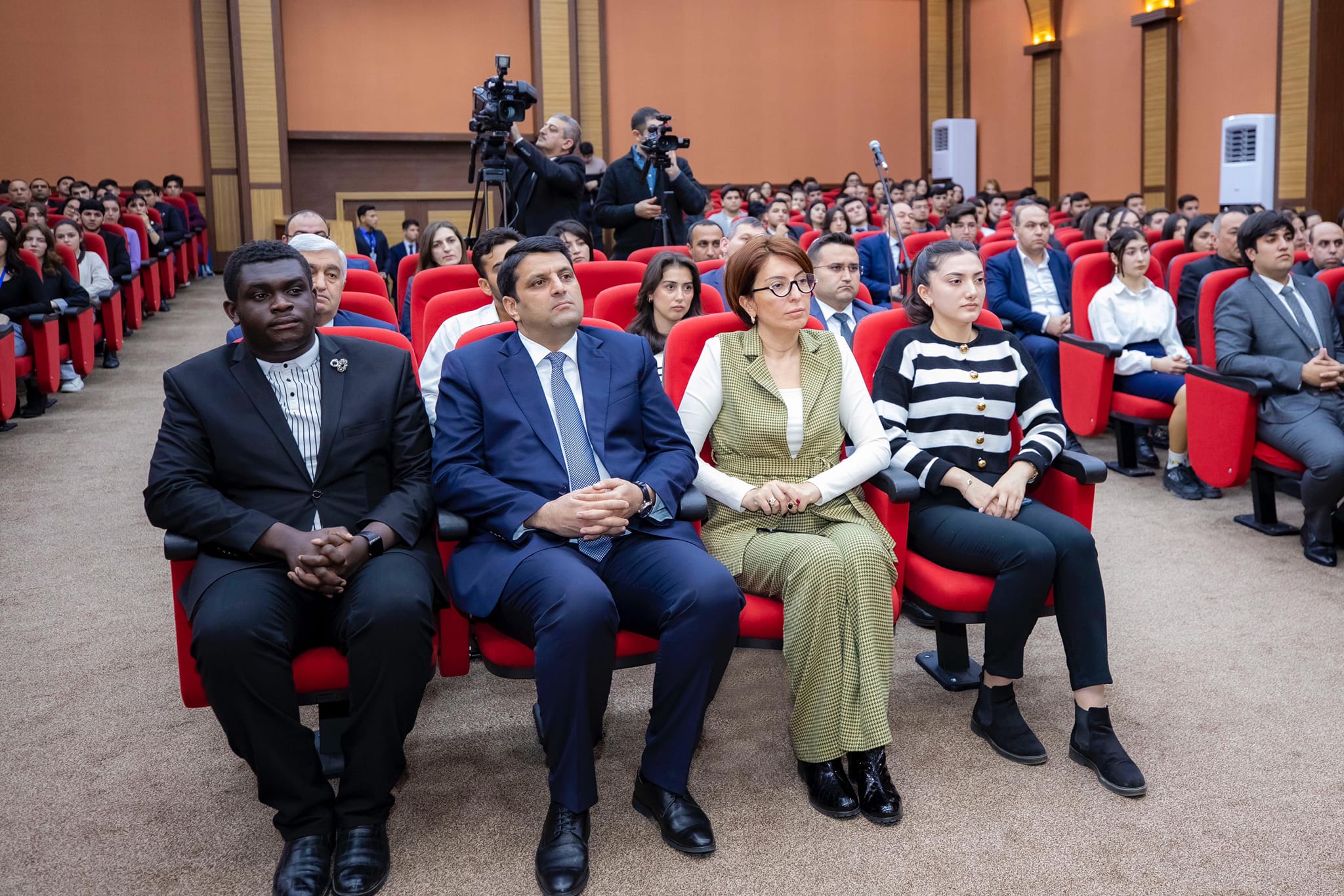 Fuad Najafli, authorized representative of the President of the Republic of Azerbaijan in Nakhchivan Autonomous Republic, met with students within the "Open Microphone" project held at Nakhchivan State University